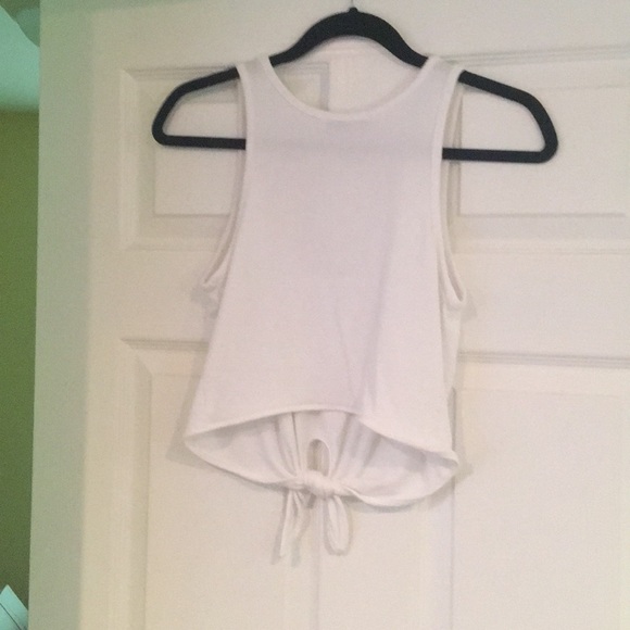 NWOT Wilfred free crop top - Picture 2 of 3